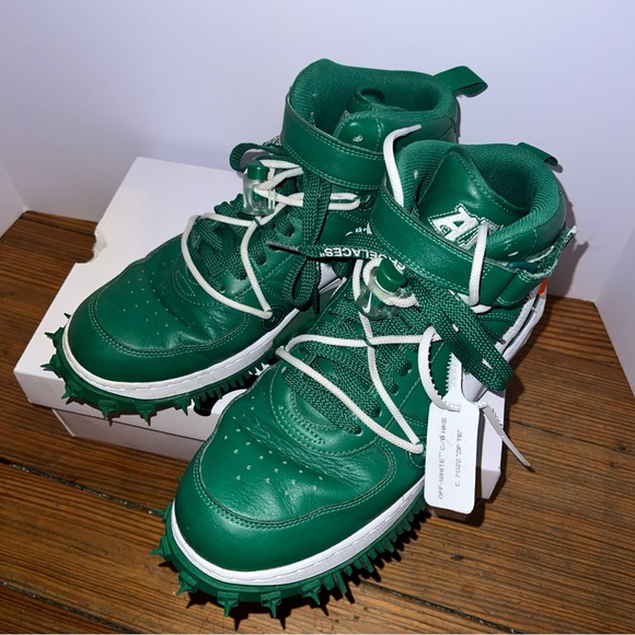 Nike - Picture 1 of 5